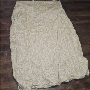 Beddy’s Tan Chevron zippered Full sized bedding.